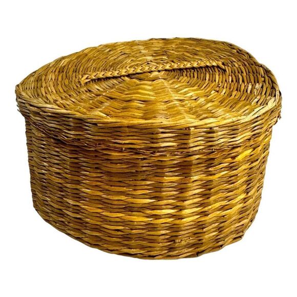 Handwoven Heart-Shaped Pine Straw Woven Basket With Lid For Storage Decoration - Picture 3 of 8